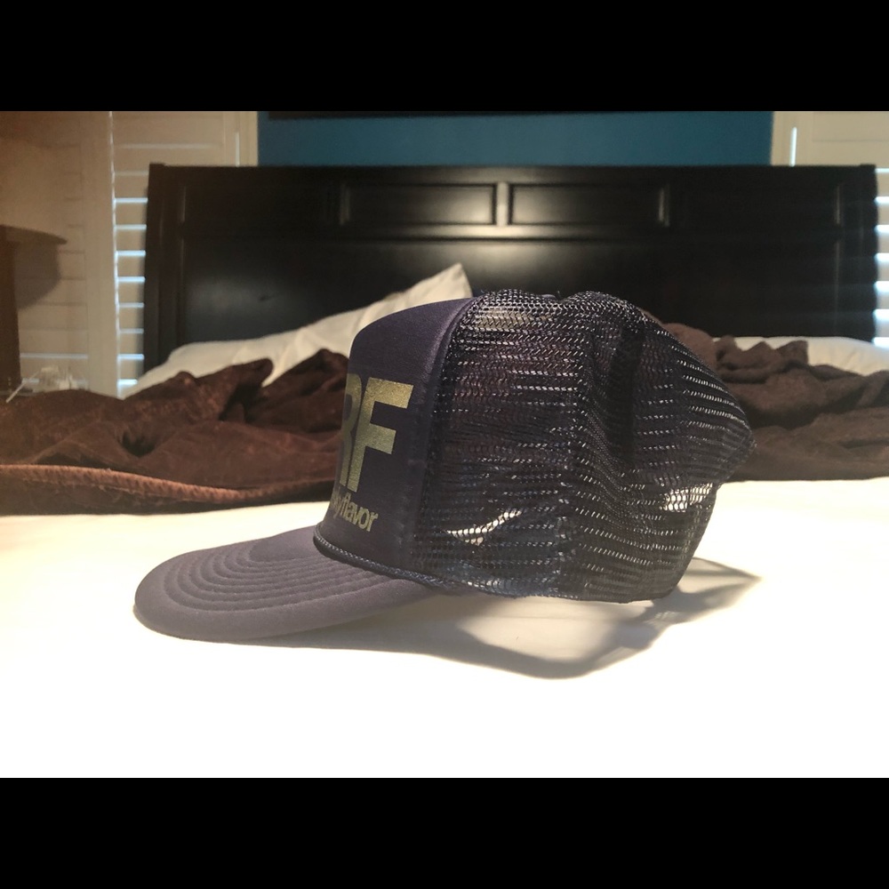 SURF Esky trucker hat